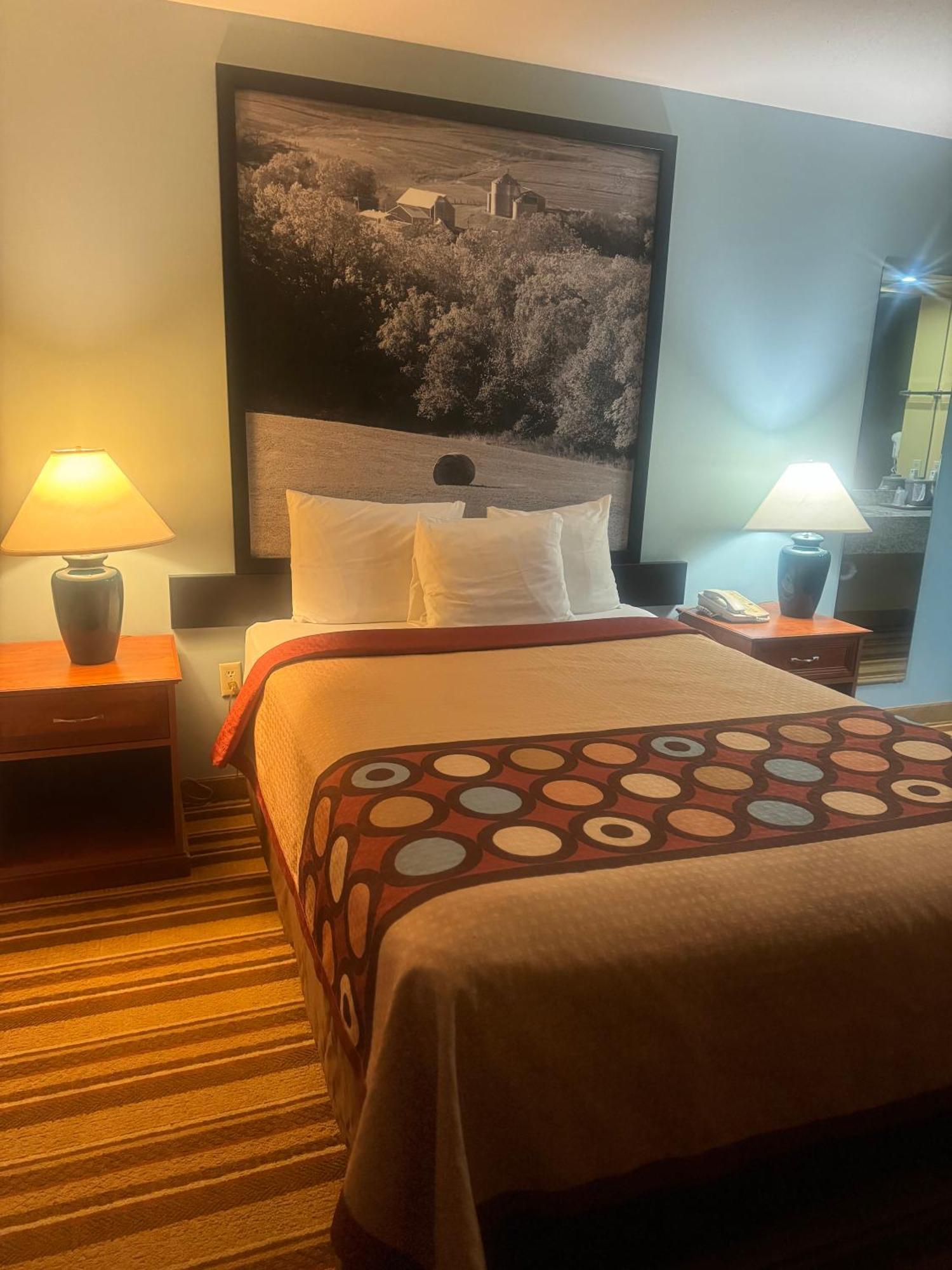 Super 8 By Wyndham Sparta Ngoại thất bức ảnh