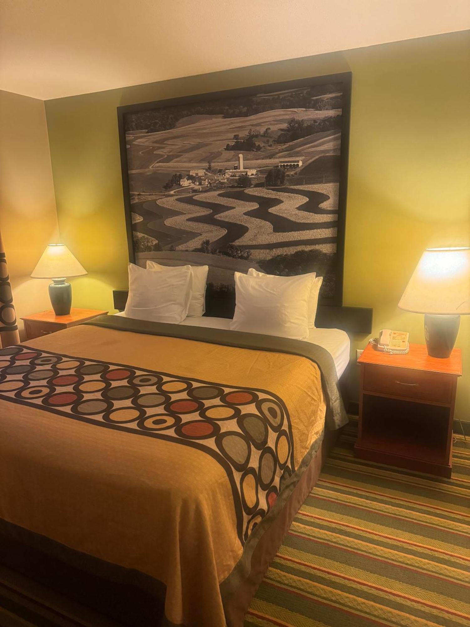 Super 8 By Wyndham Sparta Ngoại thất bức ảnh